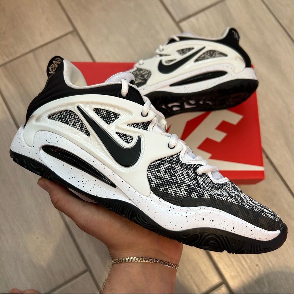 NIKE KD 15 TB WHITE BLACK SPECKLED Size 9
